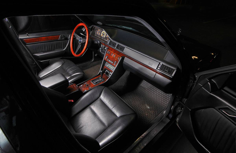 Illustration for article titled At $7,000, Could This High-Mileage 1995 Mercedes-Benz E300D Still Get You Going?